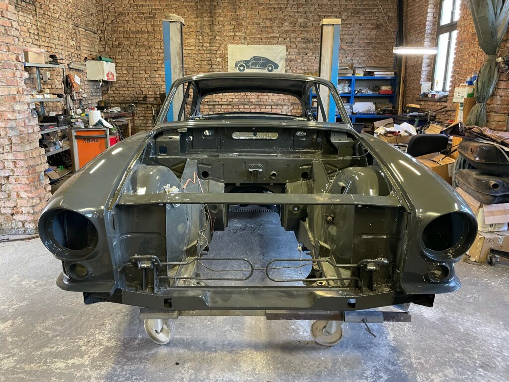 Jaguar MkX Painted Body ready for further work.